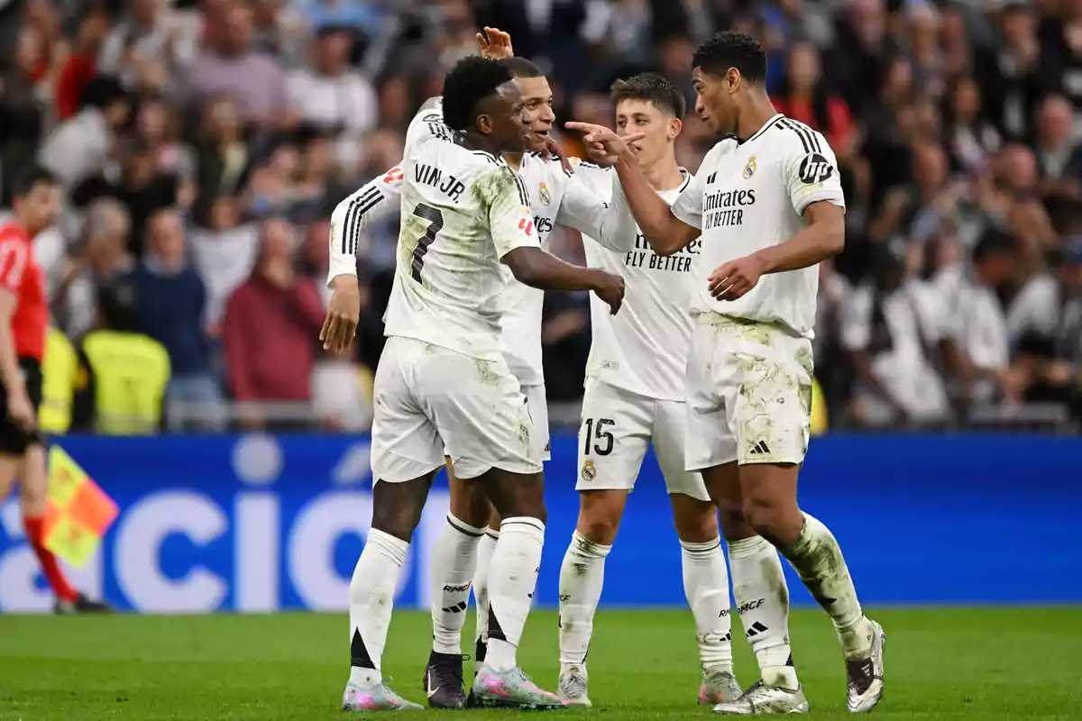 Xabi Alonso se marca como objetivo recuperar el buen rollo entre Bellingham y Vinícius Xabi Alonso se marca como objetivo recuperar el buen rollo entre Bellingham y Vinícius