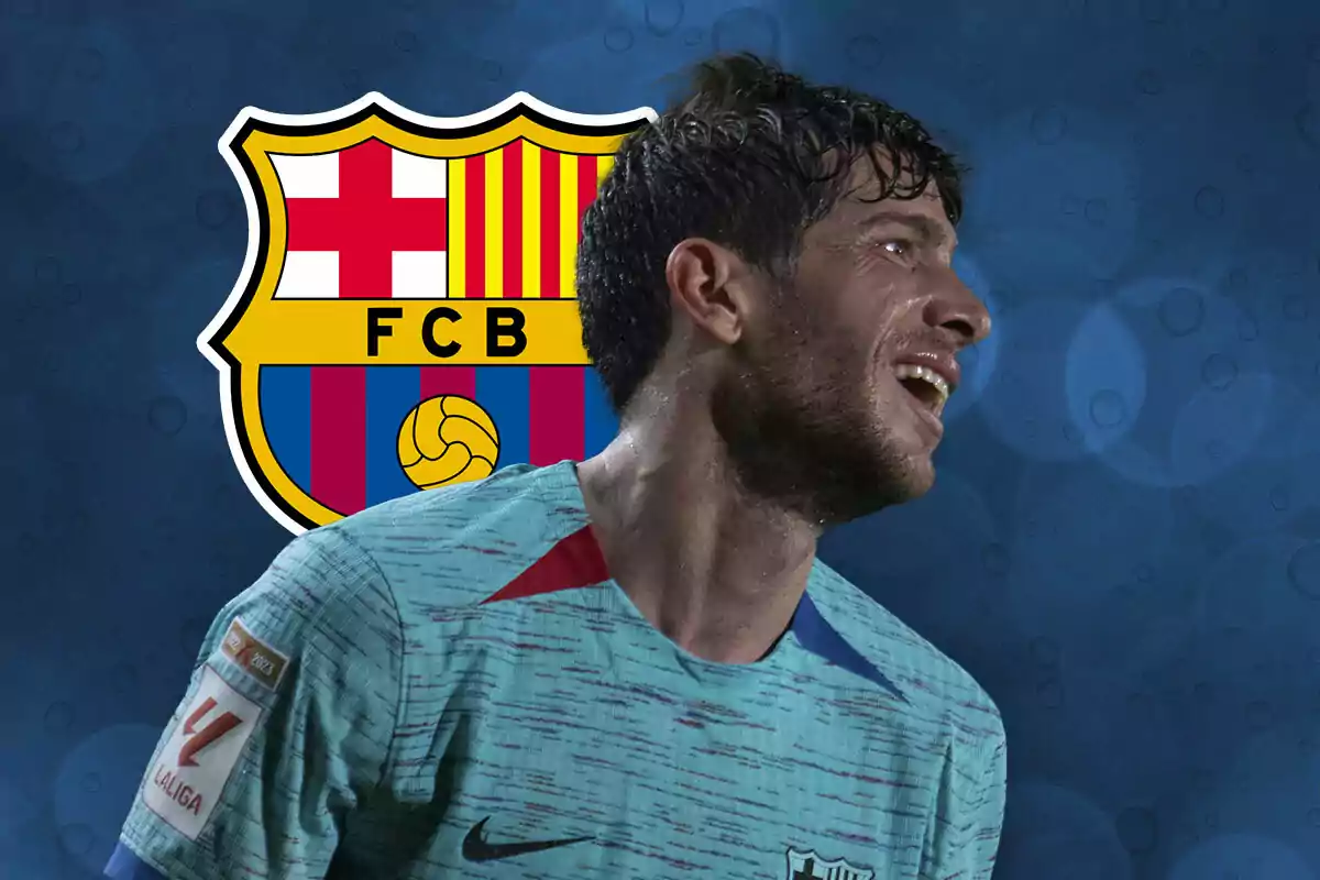 Sergi Roberto con la camiseta del FC Barcelona aparece en primer plano, con el escudo del club en el fondo.