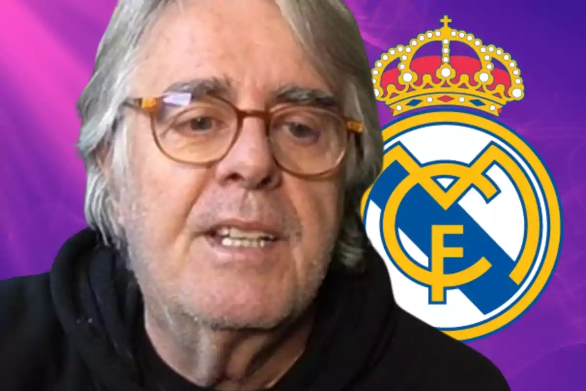 Un hombre con gafas y cabello canoso está frente a un fondo morado con el escudo del Real Madrid.