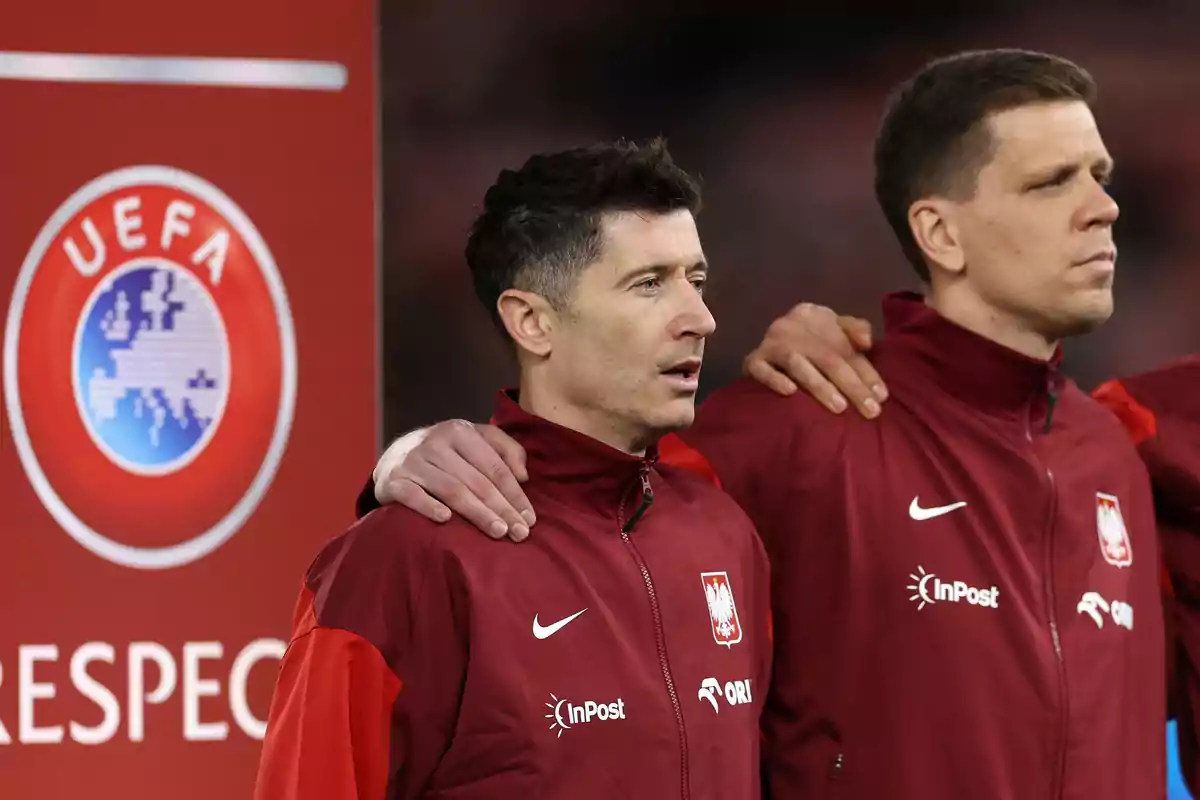 Szczesny le debe a Lewandowski su fichaje por el Barça